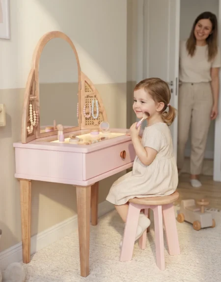 Pembe ahşap çocuk makyaj masası ve tabure seti yan görünüm